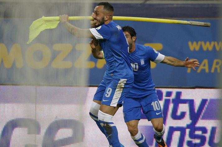 Kostas Mitroglou fagnar marki sínu.