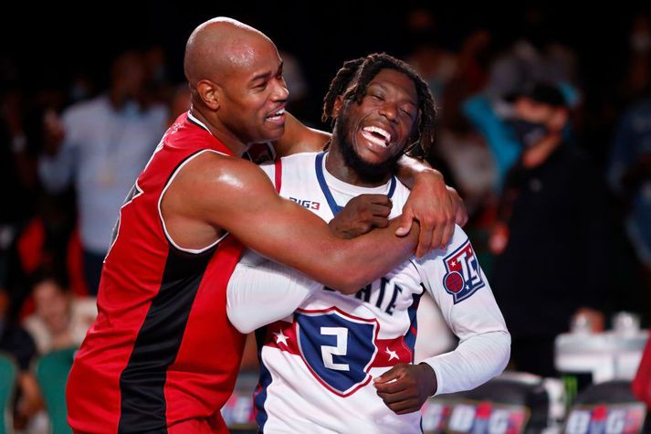 Jarrett Jack og Nate Robinson á góðri stund í úrslitakeppni BIG3-deildarinnar haustið 2021.