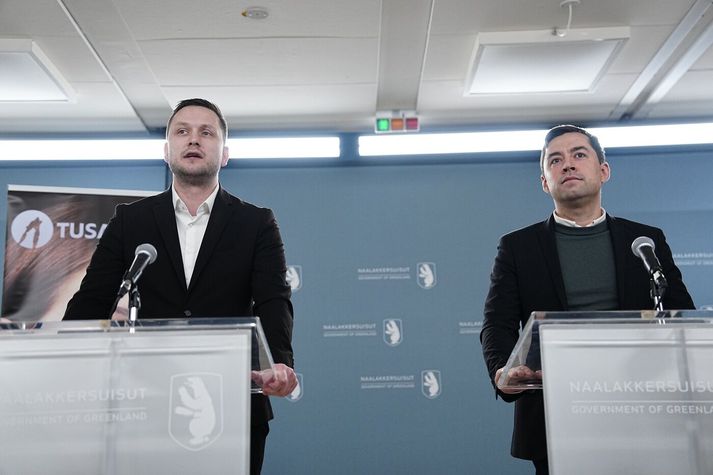 Jens-Frederik Nielsen og Mute B. Egede á blaðamannafundi á Grænlandi í dag.