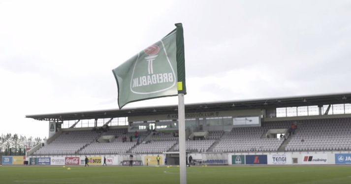 Þarna verður gervigras á næstu leiktíð, ef allt fer eftir áætlun.