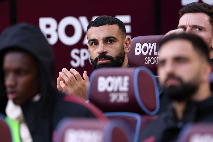 Mohamed Salah var á ókunnum slóðum, á varamannabekknum í leiknum gegn West Ham á sunnudag.