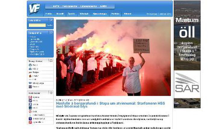 Fundurinn var fjölsóttur og kveiktu starfsmenn Heilbrigðisstofnunar Suðurnesja á blysum.