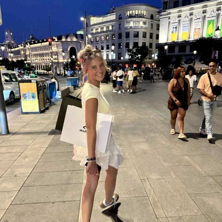 Klaudia Lára Solecka er keppandi í Ungfrú Ísland Teen.