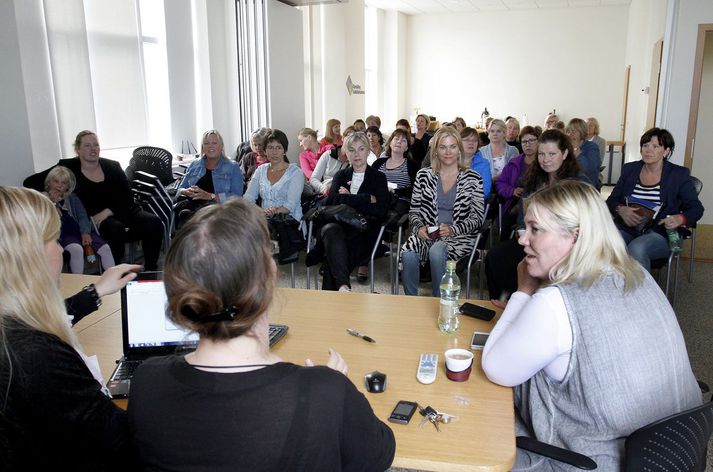 Geislafræðingar standa með formanninum