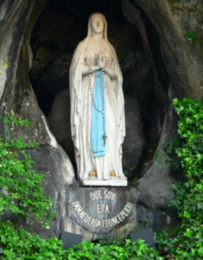 Frá Lourdes í Frakklandi sem er helgur staður í augum margra kaþólikka. Mynd/AFP