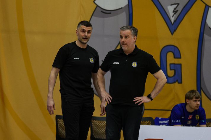 Jóhann og Helgi á hliðarlínunni í Grindavík í síðasta leik