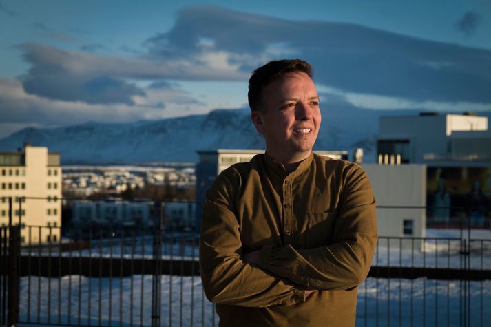 Finnur Pálmi Magnússon þekkir af eigin raun hversu flókið það getur verið fyrir fjölskyldur og launaða umönnunaraðila að vera með yfirsýn yfir þá þjónustu sem einstaklingar þurfa. Dala.care hefur þróað app fyrir heimaþjónustu fólks sem léttir á álagi fyrir alla sem að umönnuninni koma.