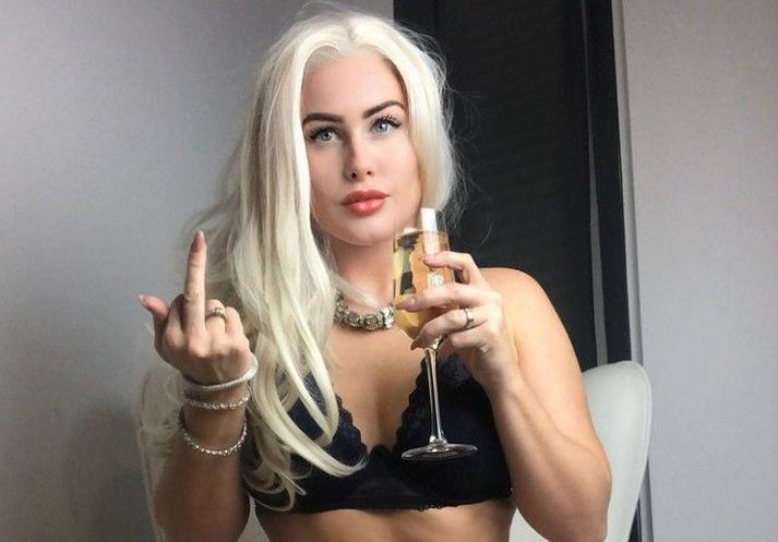 OnlyFans stjarnan og fyrirsætan Arna Bára Karlsdóttir ætlar sér stóra hluti í tónlistarheiminum. 