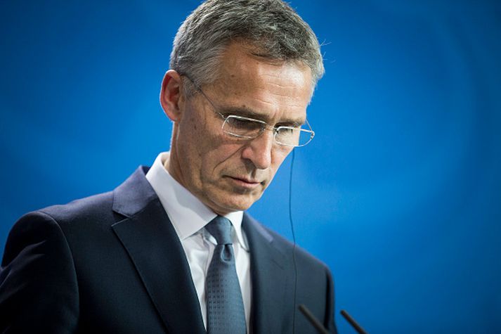 Stoltenberg líkir upplausnarástandinu við "pólitískt óveðurský“ og að Trump hafi stofnað samvinnu vesturlandanna í hættu.