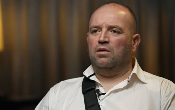 Al Ahmed er talinn hafa bjargað mörgum mannslífum þegar honum tókst að hafa byssuna af öðrum árásarmanninum á Bondi strönd.