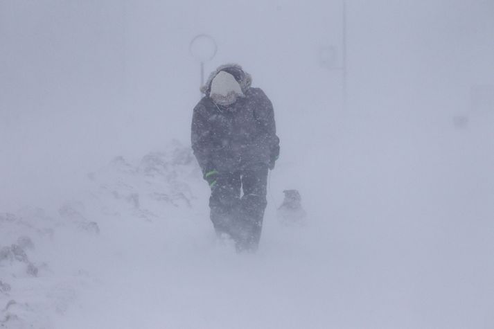 Fyrir helgina má búast við kólnandi veðri en á laugardag og sunnudag má búast við að frost geti farið niður í tveggja stafa tölu víðsvegar um landið. 