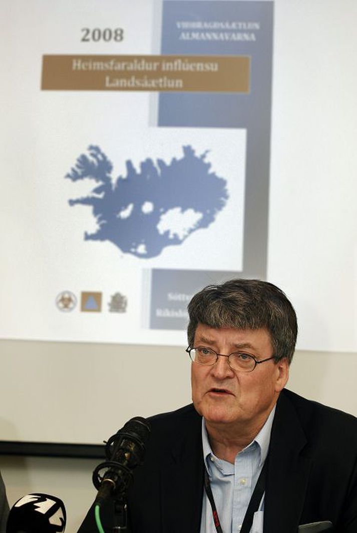 Sóttvarnalæknir segir meðal annars að fólk sem er eldra en 60 ára eigi að láta bólusetja sig.