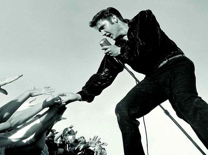 rokkkóngur 35 ár eru liðin síðan Elvis Presley lést.