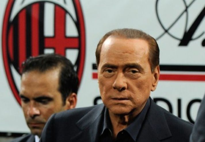 Berlusconi var hýr og reifur eftir að fótboltalið hans sigraði og tilkynnti í gleðinni að kraftameðal hans væri jurtate.