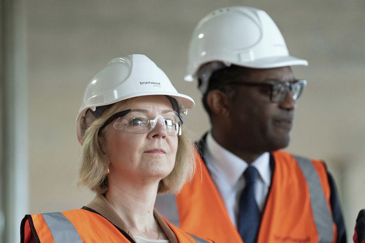 Liz Truss forsætisráðherra og Kwasi Kwarteng fjármálaráðherra hafa verið harðlega gagnrýnd fyrir stefnu ríkisstjórnarinnar í efnahagsmálum. 