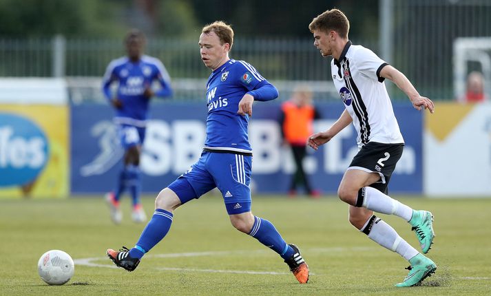 Atli Guðnason með boltann í fyrri leiknum gegn Dundalk sem endaði 1-1.