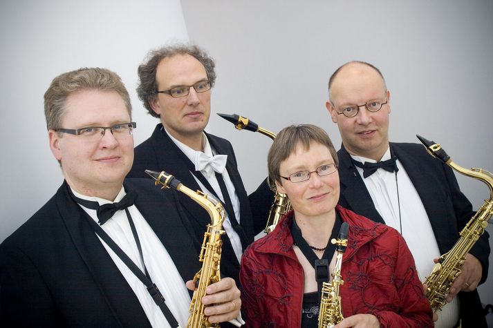 Kvartettinn skipa þau Sigurður Flosason, altsaxófónn, Guido Bäumer, barítónsaxófónn, Vigdís Klara Aradóttir, sópransaxófónn, og Peter Tompkins, tenórsaxófónn.