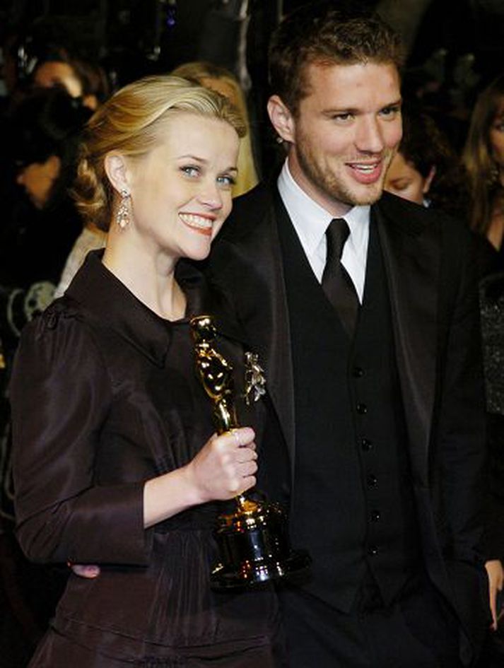 skilin  Reese Witherspoon og Ryan Phillippe hafa ákveðið að skilja eftir sjö ára hjónaband.
