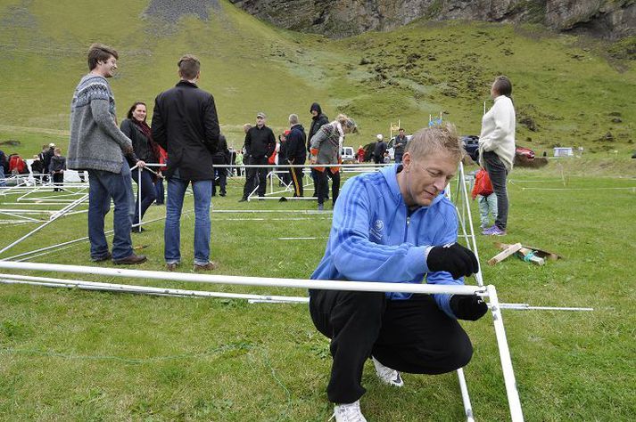 Heimir Hallgrímsson, landsliðsþjálfari karla í knattspyrnu og Eyjamaður, setur upp hvíta tjaldið sitt í fyrra.