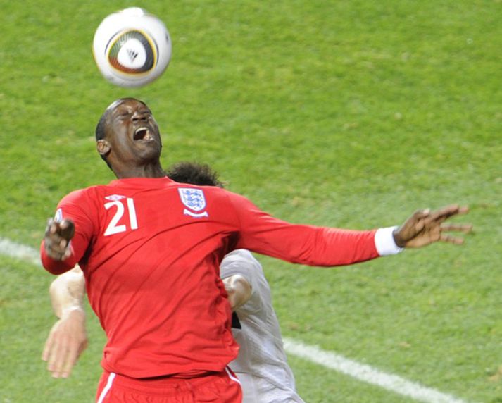 Heskey í leik á HM.