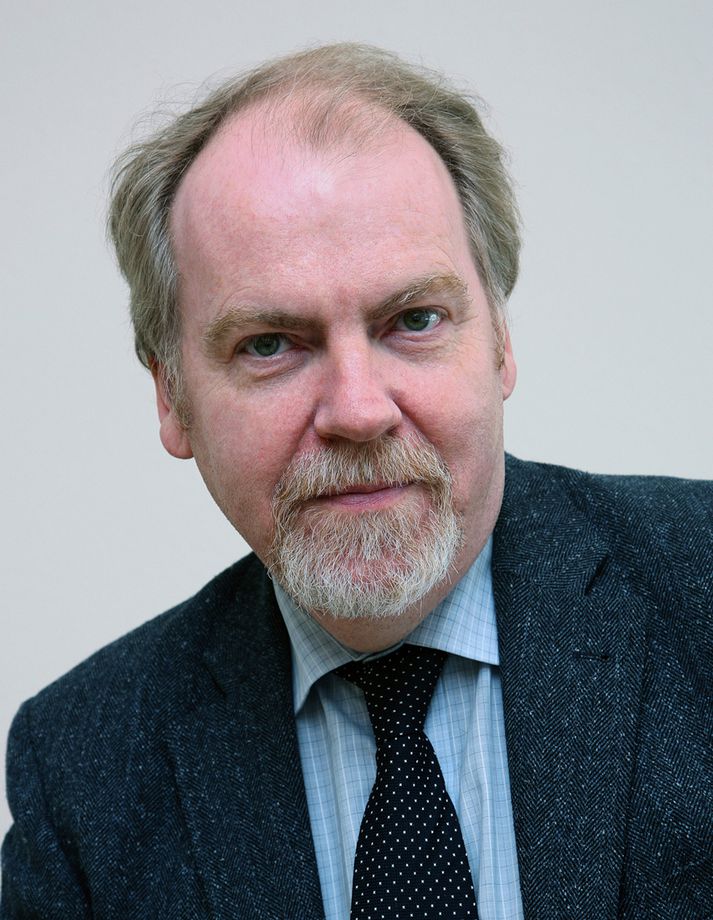 Skúli Bjarnason, hrl. gætir hagsmuna Gunnars Andersen. Hann spyr stjórn FME í nýju bréfi hvort málið sé enn til rannsóknar.