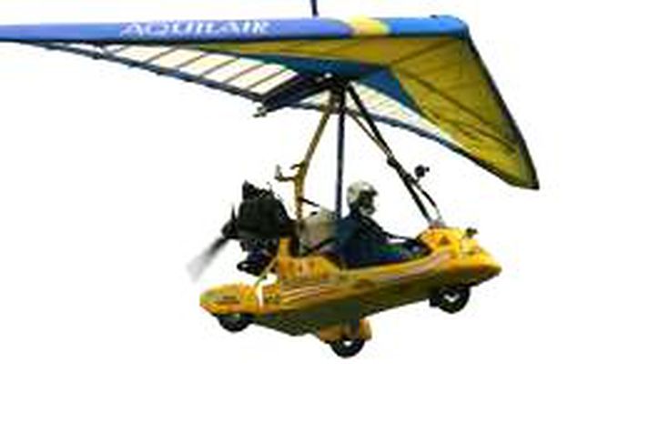 Vélin á myndinni er ekki sú sama og flaug á rafmagnslínuna. Þessi mynd er úr safni.