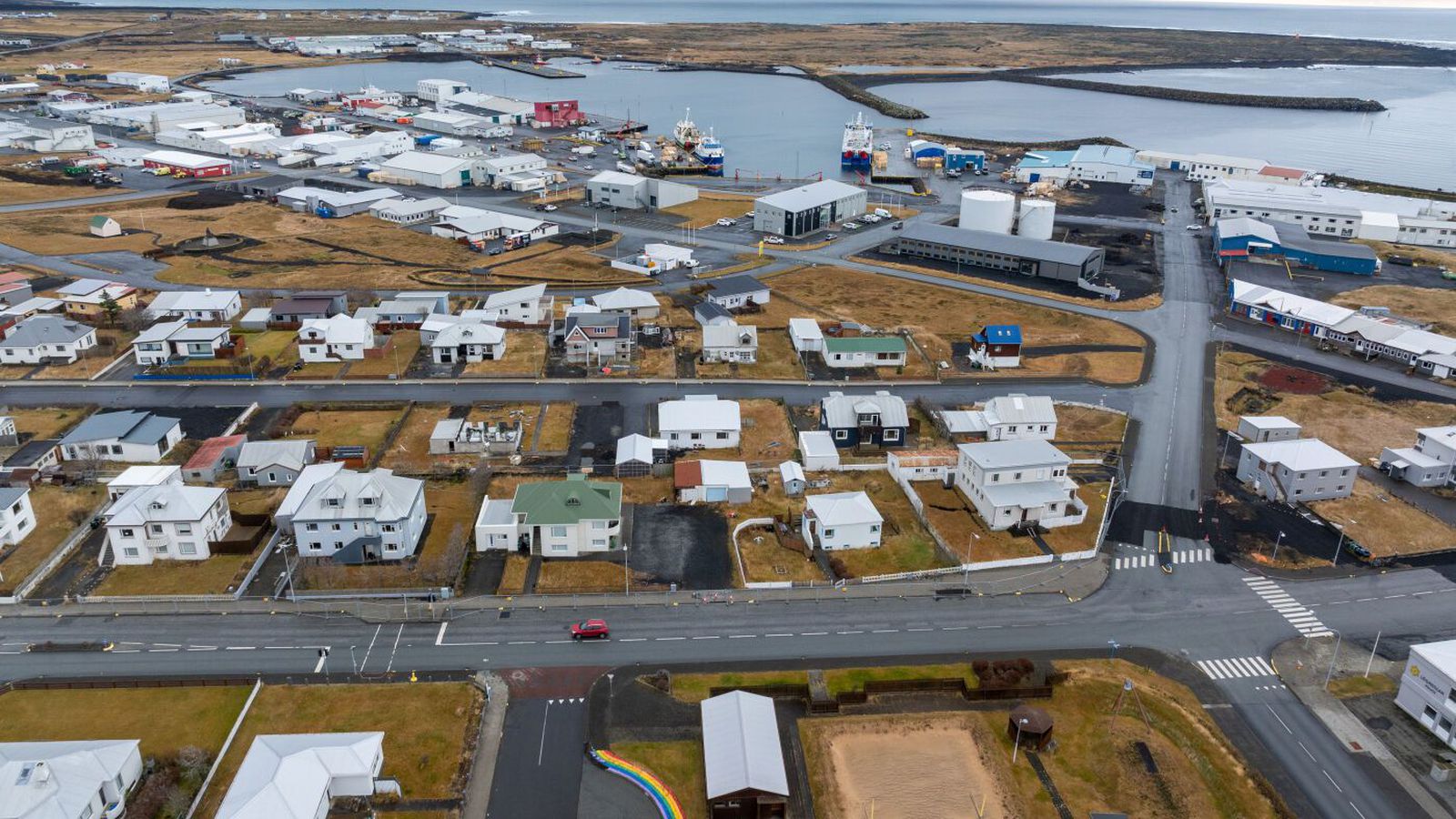 Börn flytji ekki til Grinda­víkur á meðan ó­vissa varir