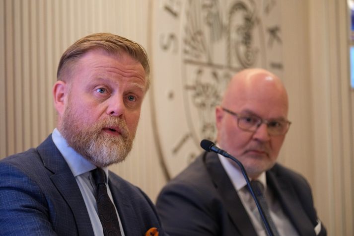 Ásgeir Jónsson seðlabankastjóri og Þórarinn G. Pétursson, varaseðlabankastjóri peningastefnu, sátu fyrir svörum í Seðlabankanum í morgun.