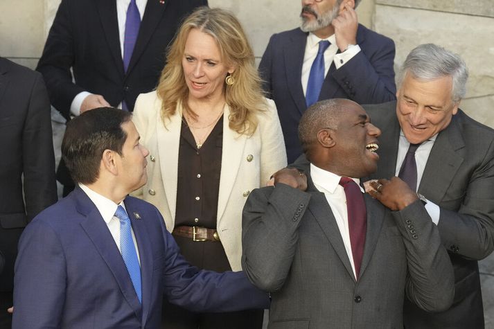 Þorgerður Katrín ræðir hér við Marco Rubio. Með þeim eru David Lammy og Antonio Tajani, utanríkisráðherrar Bretlands og Ítalíu.