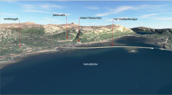 Hér er sýnd ein af nokkrum tillögum Vegagerðarinnar um þverun Vatnsfjarðar á móts við Flókalund. Skipulagsstofnun leggst eindregið gegn þverun fjarðarins og vill halda óbreyttri veglínu um fjarðarbotninn.