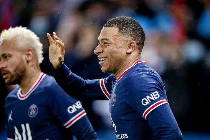 Kylian Mbappe fagnar marki með Paris Saint Germain.