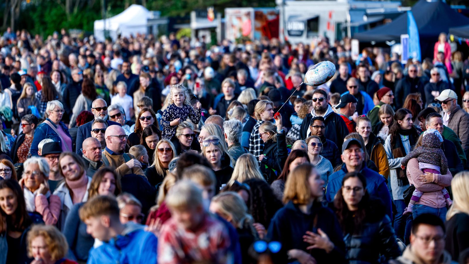 Stinning­skaldi og súld suð­vestan­lands