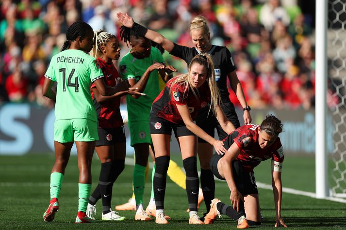 Christine Sinclair er nýorðin fertug og hefur spilað yfir 300 landsleiki fyrir Kanada. Hún hefði getað skorað á sjötta HM hefði hún nýtti vítaspyrnuna.