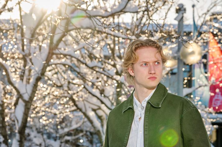 Pétur Ernir Svavarsson leikari, performer, læknisfræðinemi og lífskúnstner ræddi við blaðamann um lífið og tilveruna.