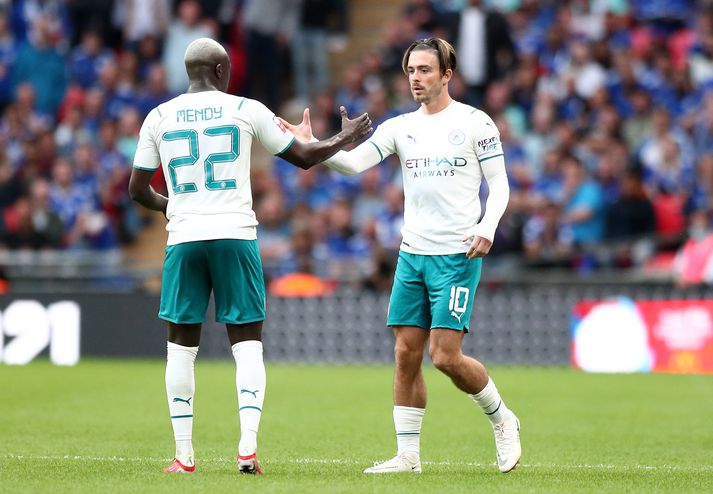 Benjamin Mendy og Jack Grealish í leik með Manchester City gegn Leicester í úrslitaleik FA bikarsins í ágúst 2021.