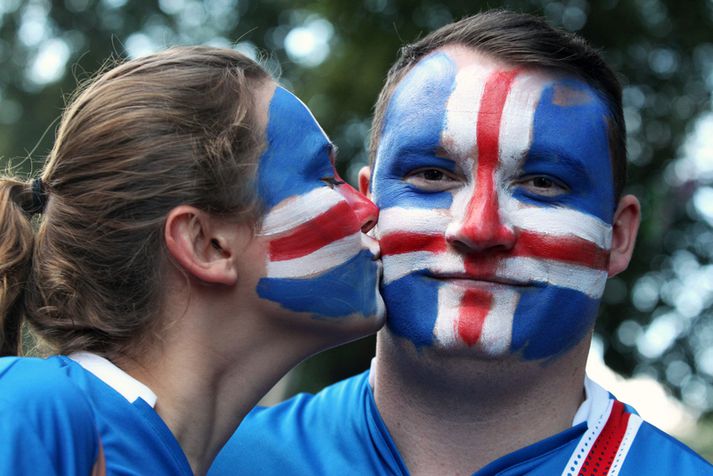 Íslenskt par á leik Íslands og Ungverjalands á EM í Frakklandi 2016.