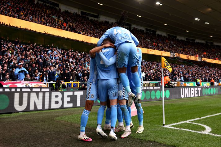 Coventry tryggði sér sæti í undanúrslitum FA-bikarsins á ótrúlegan hátt í dag.