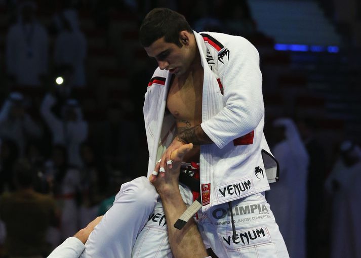 Leandro Lo í keppni í Abu Dhabi í Sameinuðu arabísku furstadæmunum árið 2014.