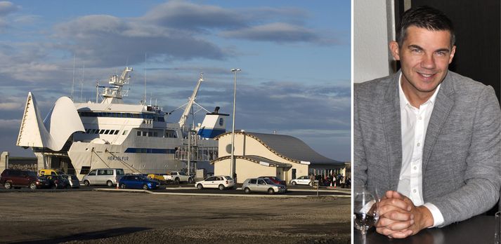Elliði Vignisson er til í að leggja sex bjóra undir með að lög á verkfall undirmanna á Herjólfi eru ekki aprílgabb.