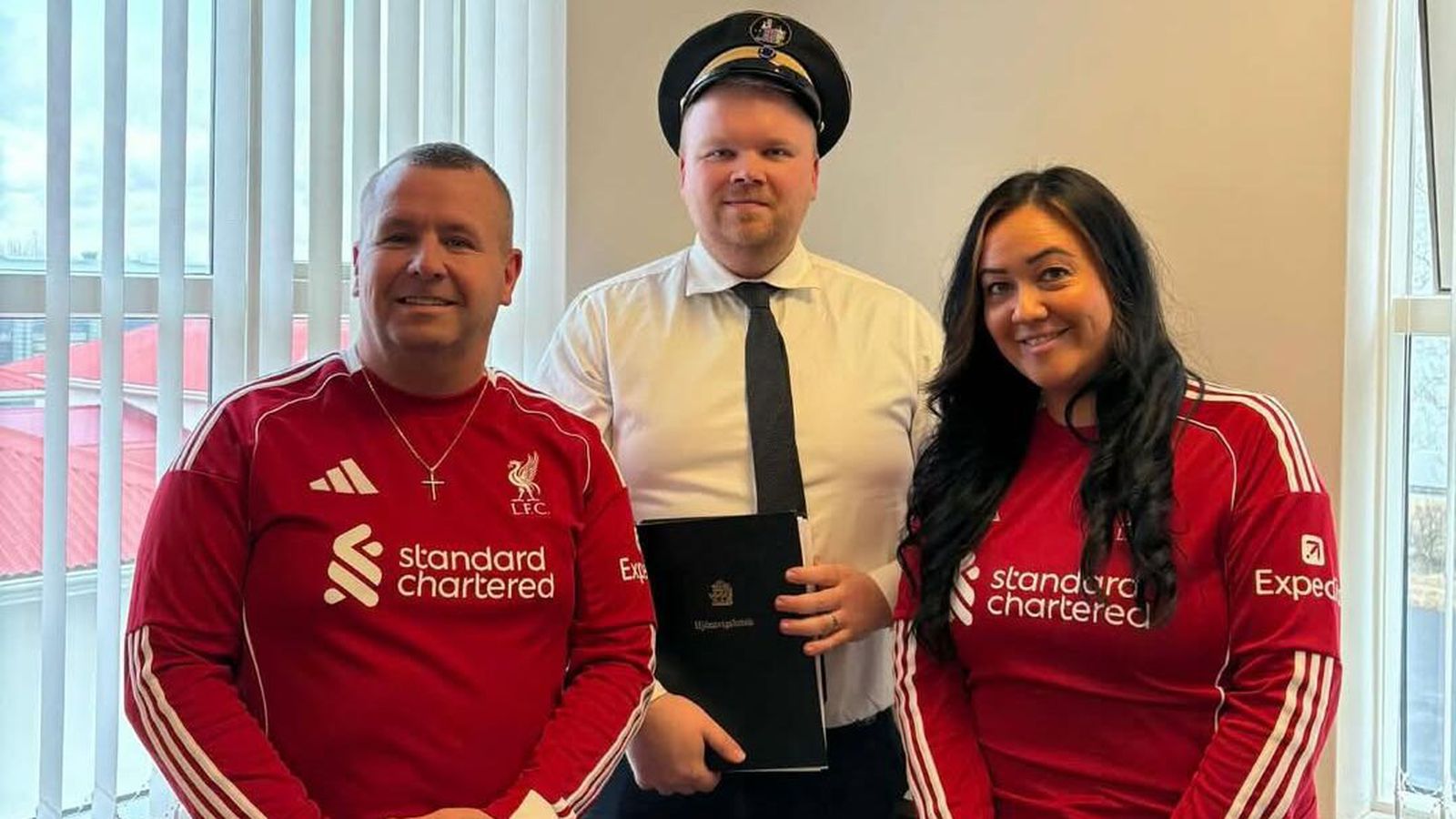 Reynir og Sól­veig giftu sig í rauðu