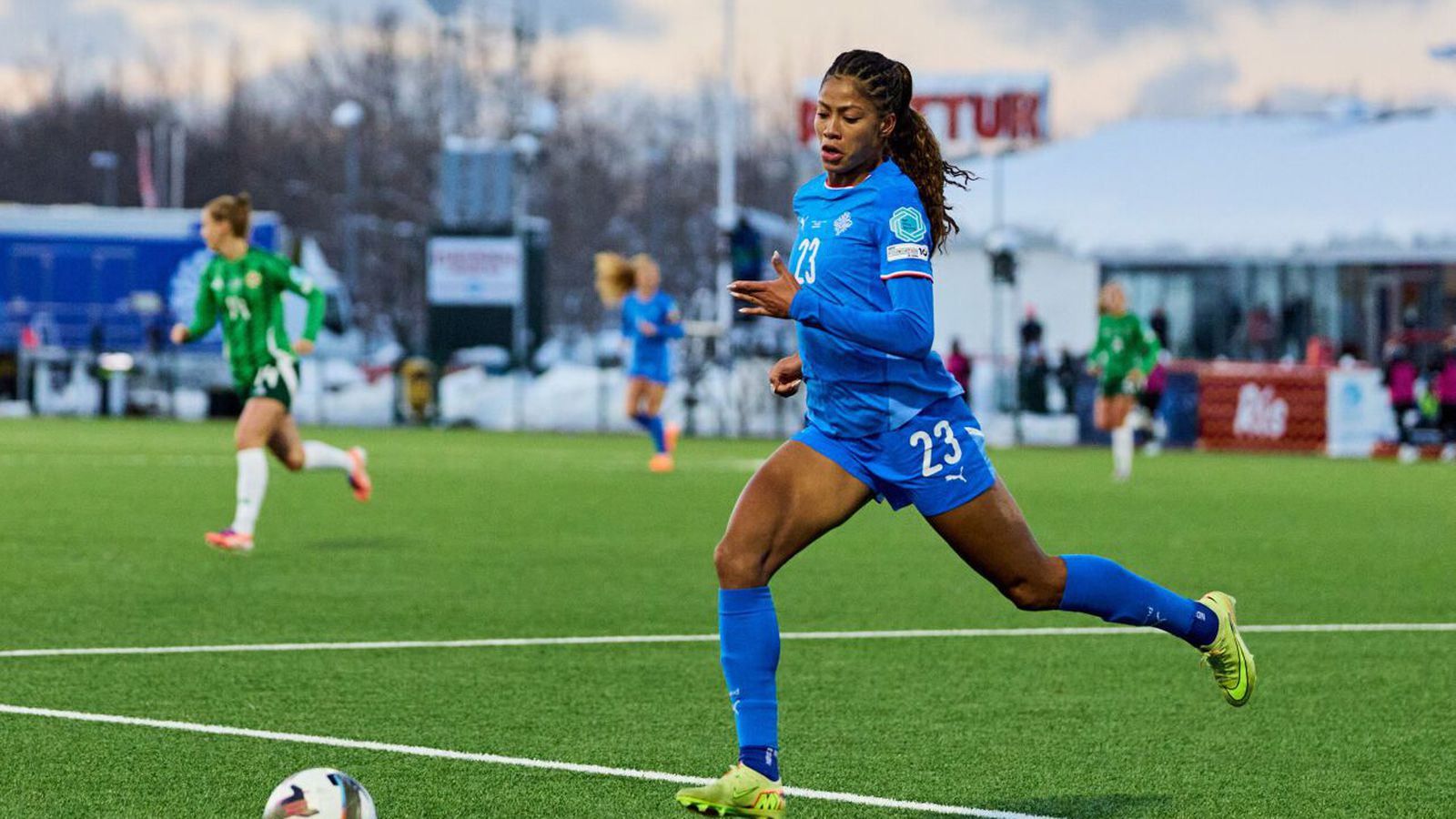 Stelpurnar okkar byrja á erfiðasta glugga sögunnar