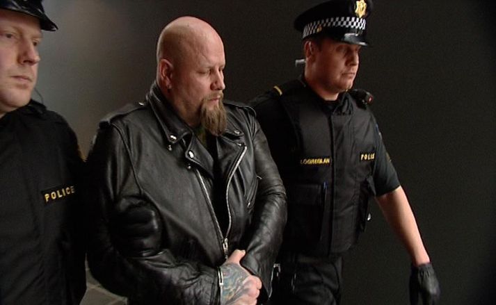 Einar "Boom" Marteinsson á leið fyrir dómara í dag.