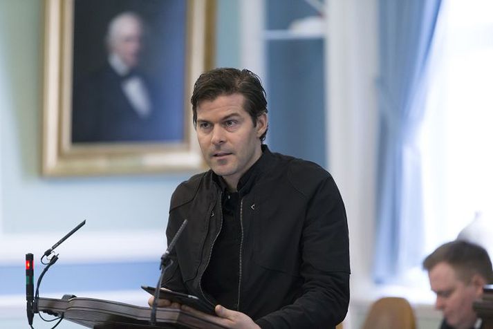 Jón Þór Ólafsson telur ekki tímabært að velta fyrir sér hugsanlegu kosningabandalagi flokka í kosningum eftir rúmlega tvö ár.