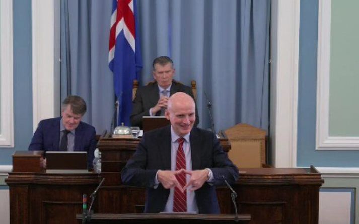 Eyjólfur Ármannsson fékk þingheim til að skella upp úr í umræðu um umferðaröryggi.