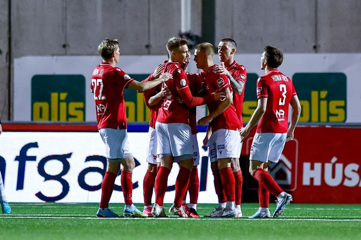 Valur vann 4-1 sigur á FH