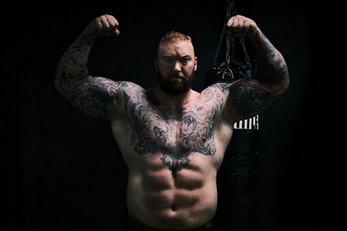 Hafþór Júlíus Björnsson er kominn í mun betra formi og hefur ennþá eitt ár til að undirbúa sig enn betur. Þess mynd birti hann á Instagram síðu sinni.