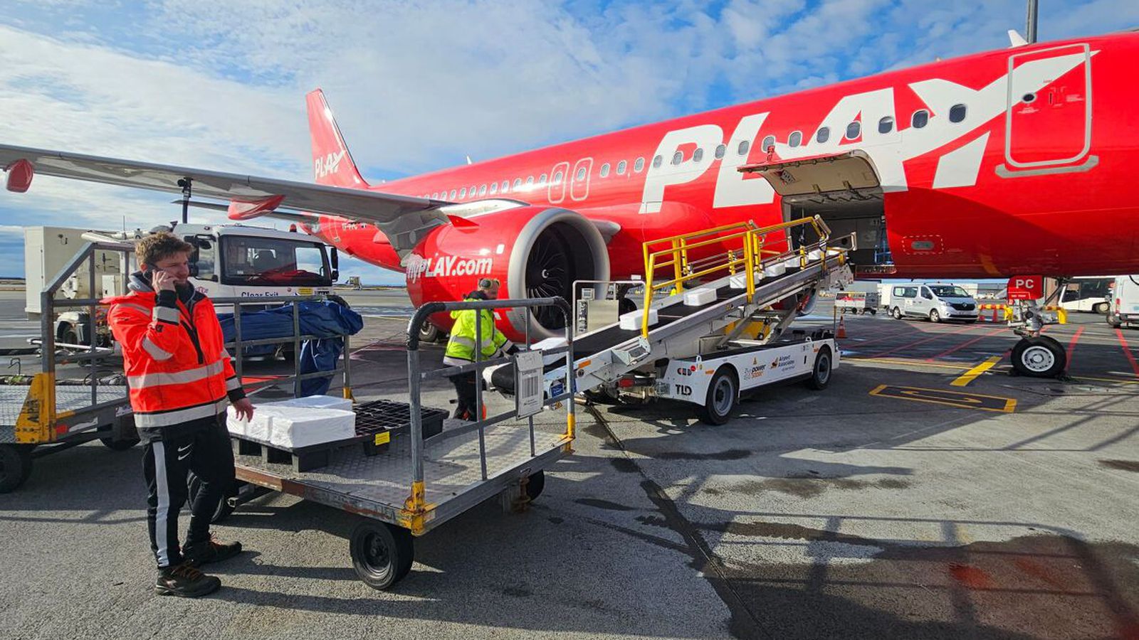 Ætluðu að nýta greidd sæti en fengu ekki