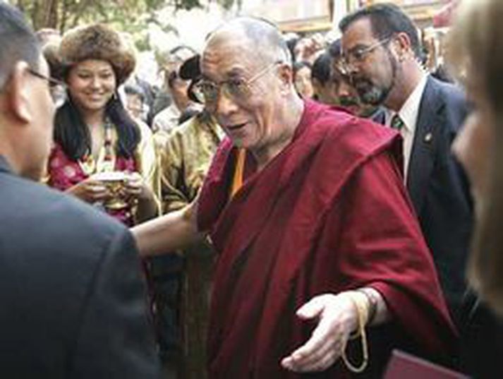 Dalai Lama handhafi Friðarverðlauna Nóbels og andlegur og veraldlegur leiðtogi Tíbeta.