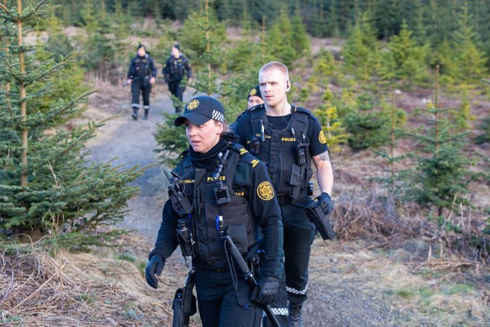 Lögreglan leitaði í sumarbústaði fólksins og fann fíkniefni, hvellhettur og rörasprengju. Sprengjusérfræðingar voru í kjölfarið kallaðir út. Mynd úr safni. 