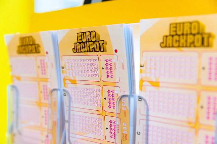 Líkurnar á því að fá þriðja vinning eru einn á móti 3.107.515.